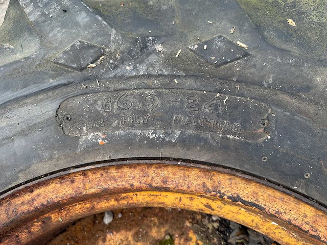 Goodyear - band 16.9-24 - afbeelding 4 van  9
