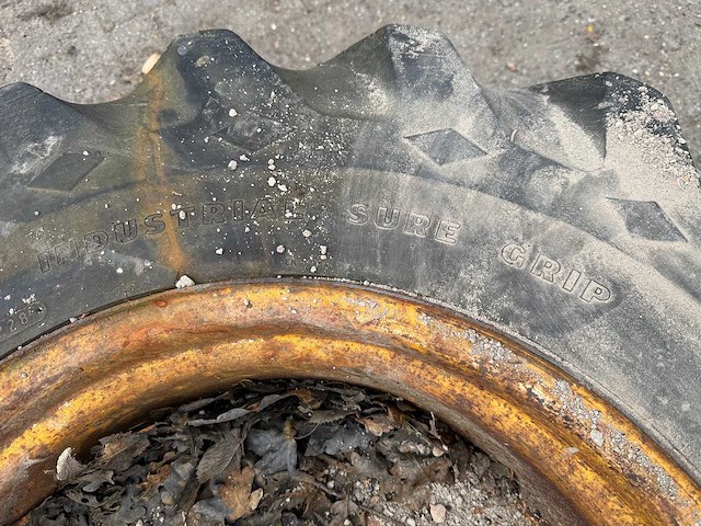Goodyear - band 16.9-24 - afbeelding 6 van  9
