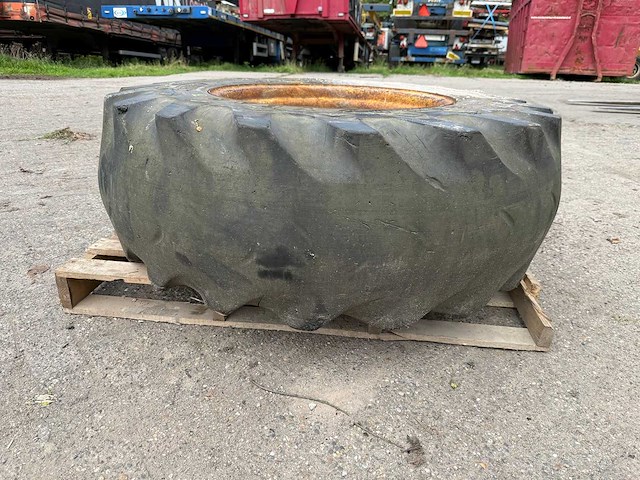 Goodyear - band 16.9-24 - afbeelding 7 van  9