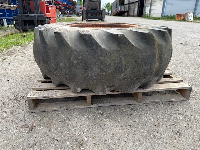 Goodyear - band 16.9-24 - afbeelding 8 van  9