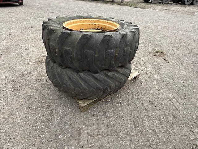 Goodyear - band 16.9-28 (2x) - afbeelding 1 van  10