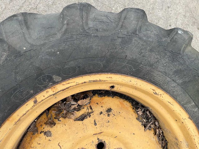 Goodyear - band 16.9-28 (2x) - afbeelding 4 van  10