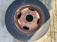 Goodyear - banden met velg (2x)