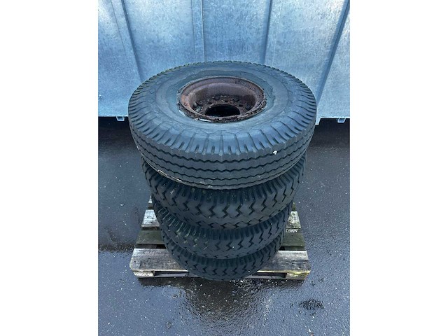 Goodyear - landbouwband 10.50-13 12ply met velg 8 gaats landbouwsteek (4x) - afbeelding 2 van  3