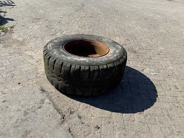 Goodyear - super-single - band 18-22.5 - afbeelding 1 van  8