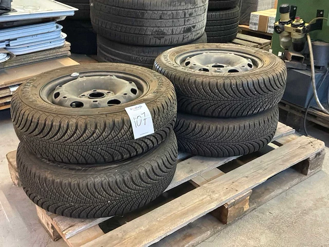 Goodyear 4seizoen autoband 175/70/14 (4x) - afbeelding 1 van  6