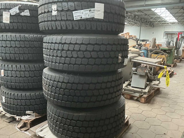 Goodyear band (4x) - afbeelding 1 van  3