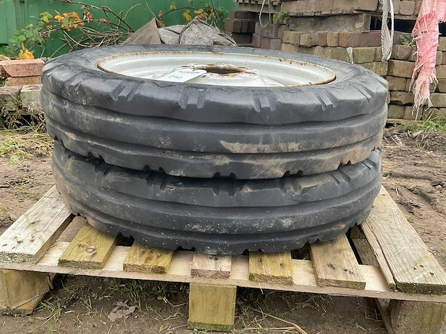 Goodyear band met velg (2x) - afbeelding 4 van  4