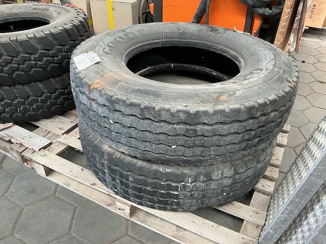 Goodyear banden (2x) - afbeelding 2 van  3