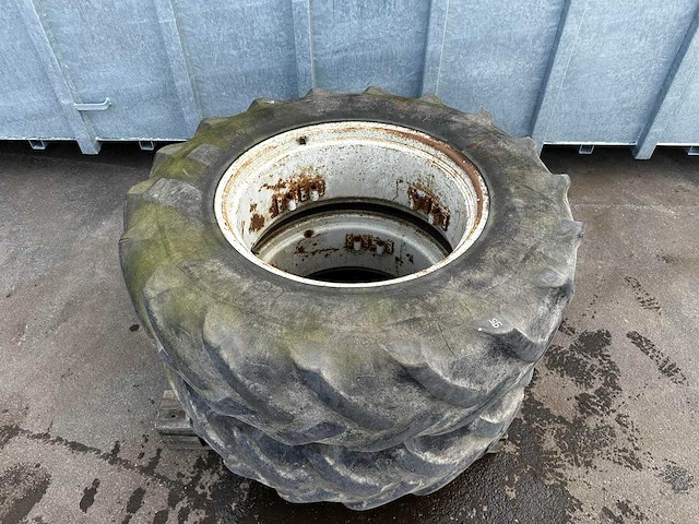 Goodyear – landbouwband dubbellucht 14.9 r28 met velg zonder spaken (2x) - afbeelding 2 van  3