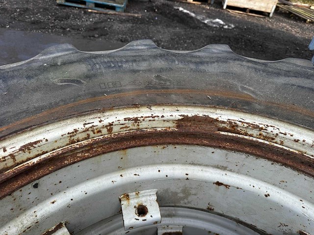 Goodyear – landbouwband dubbellucht 18.4-38 met velg zonder spaken (2x) - afbeelding 3 van  3