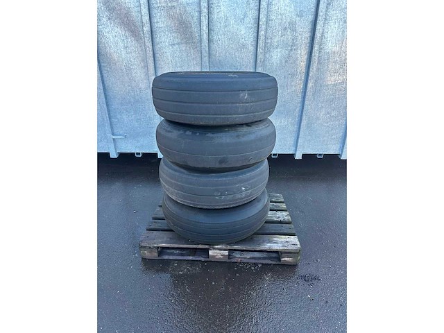 Goodyear – landbouwband fligt leader 36x11 met velg 8-gaats (4x) - afbeelding 2 van  2