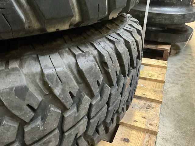 Goodyear mt/r hummer band met velg (5x) - afbeelding 7 van  10