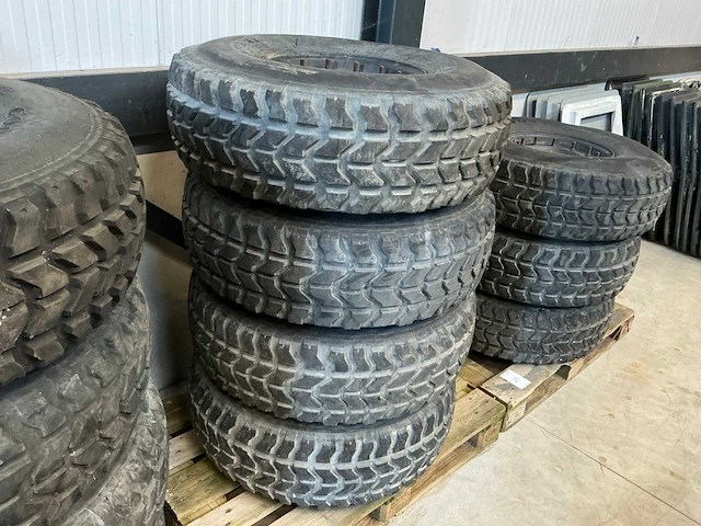 Goodyear mt/r hummer band met velg (5x) - afbeelding 1 van  7