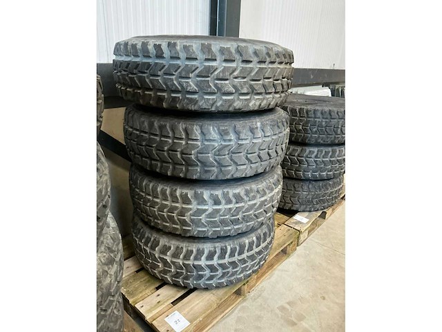 Goodyear mt/r hummer band met velg (5x) - afbeelding 2 van  7