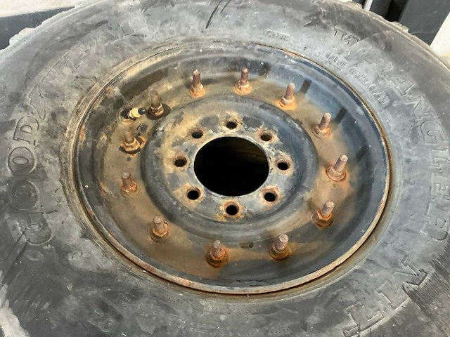 Goodyear mt/r hummer band met velg (5x) - afbeelding 5 van  7
