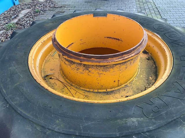 Goodyear super traction dubbel lucht set voor volvo - afbeelding 9 van  12