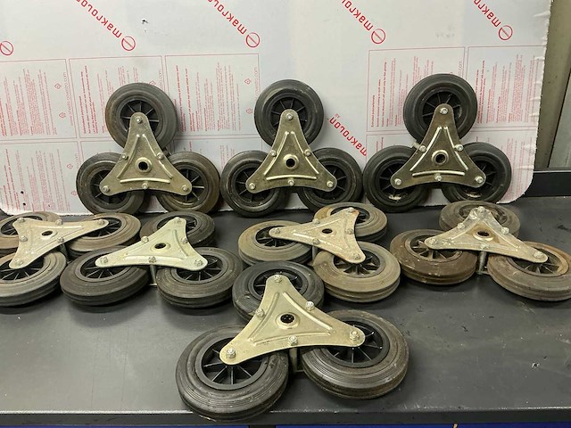 Goodyear traploper steunwiel (8x) - afbeelding 1 van  8