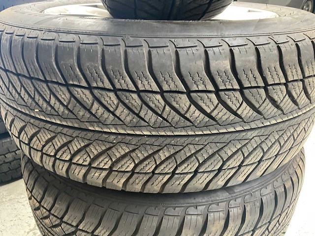 Goodyear ultragrip autoband op velg, 17”, bmw 5-serie (4x) - afbeelding 5 van  6