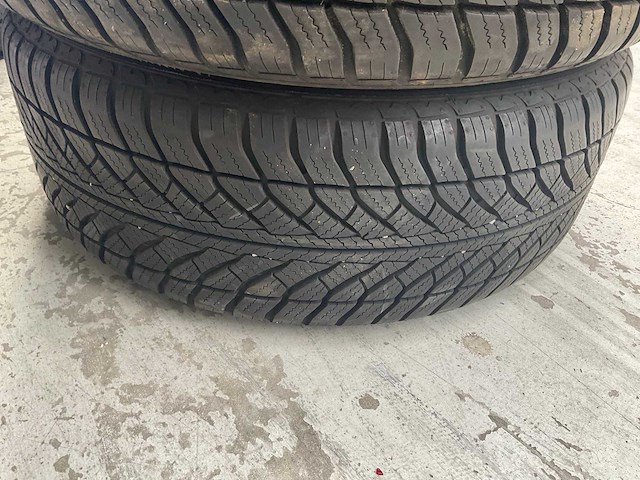 Goodyear ultragrip autoband op velg, 17”, bmw 5-serie (4x) - afbeelding 2 van  6