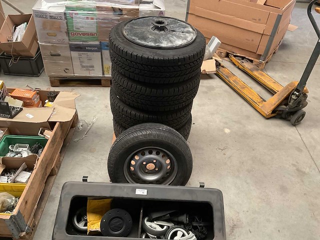 Goodyear ultragrip winterbanden - afbeelding 1 van  3