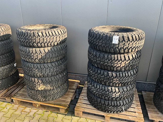 Goodyear wrangler mt hummer band (10x) - afbeelding 10 van  11