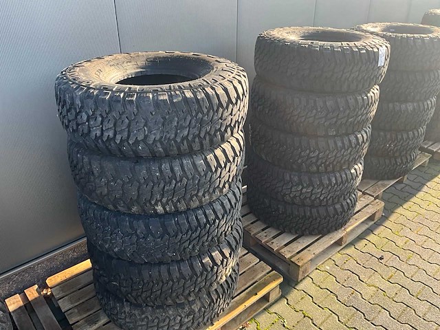 Goodyear wrangler mt hummer band (10x) - afbeelding 8 van  11