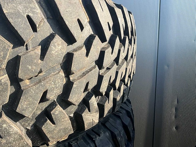 Goodyear wrangler mt hummer band (10x) - afbeelding 1 van  9
