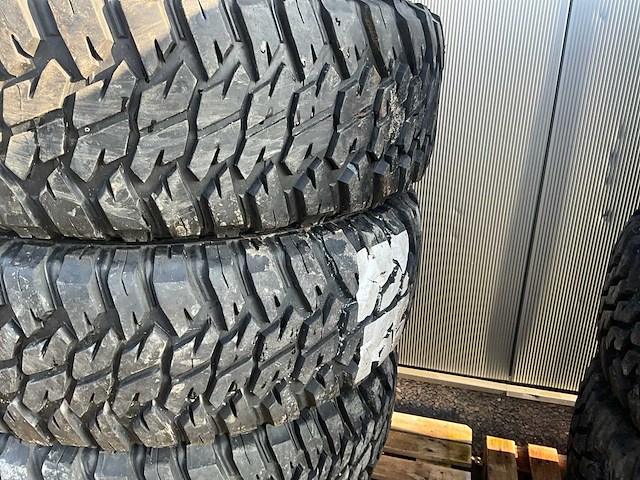 Goodyear wrangler mt hummer band (10x) - afbeelding 6 van  9