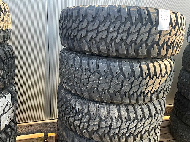 Goodyear wrangler mt hummer band (10x) - afbeelding 3 van  9