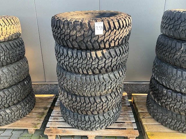 Goodyear wrangler mt hummer band (5x) - afbeelding 1 van  7