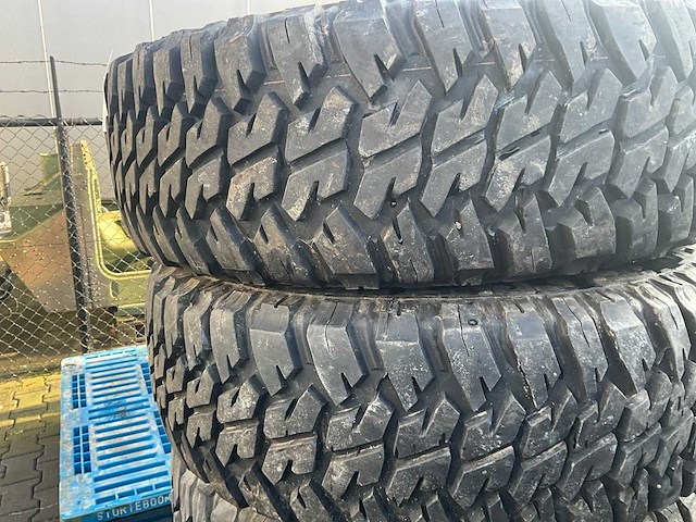 Goodyear wrangler mt hummer band (5x) - afbeelding 3 van  7