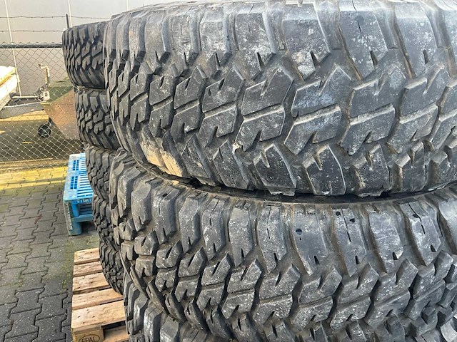 Goodyear wrangler mt hummer band (5x) - afbeelding 4 van  6