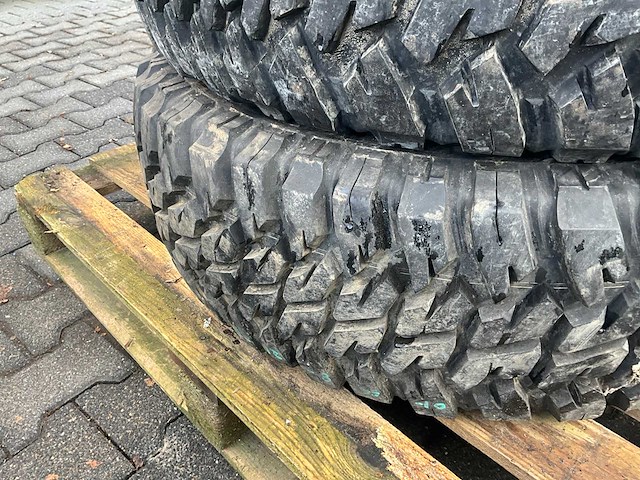 Goodyear wrangler mt hummer band (5x) - afbeelding 7 van  7