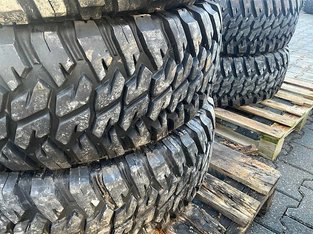 Goodyear wrangler mt hummer band (5x) - afbeelding 7 van  7