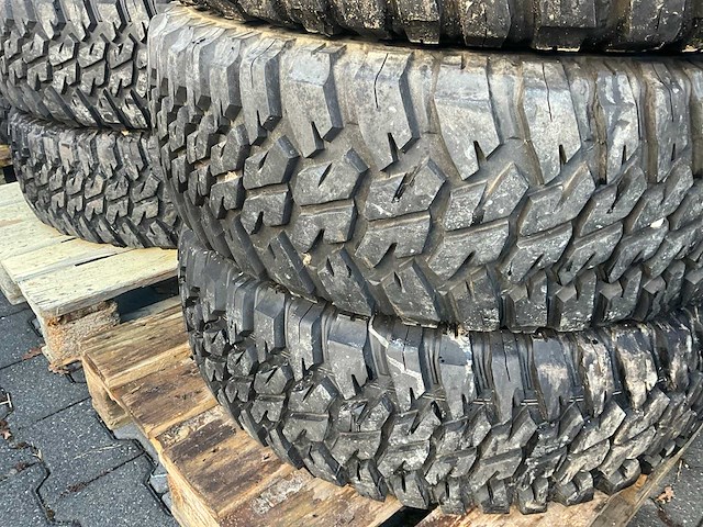 Goodyear wrangler mt hummer band (5x) - afbeelding 7 van  7