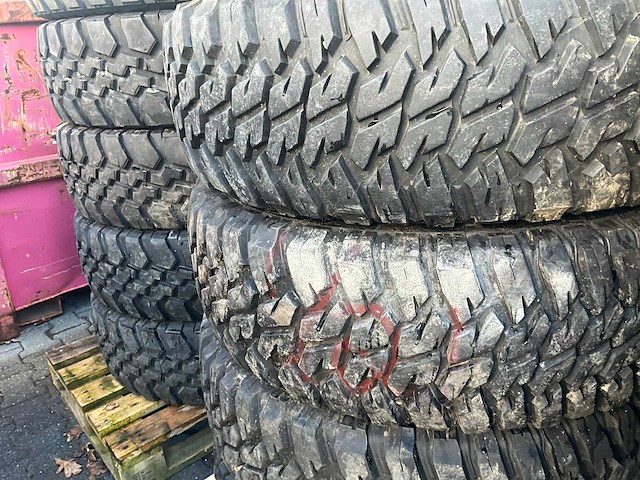 Goodyear wrangler mt hummer band (5x) - afbeelding 7 van  7