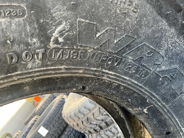 Goodyear wrangler mt hummer band (5x) - afbeelding 8 van  8