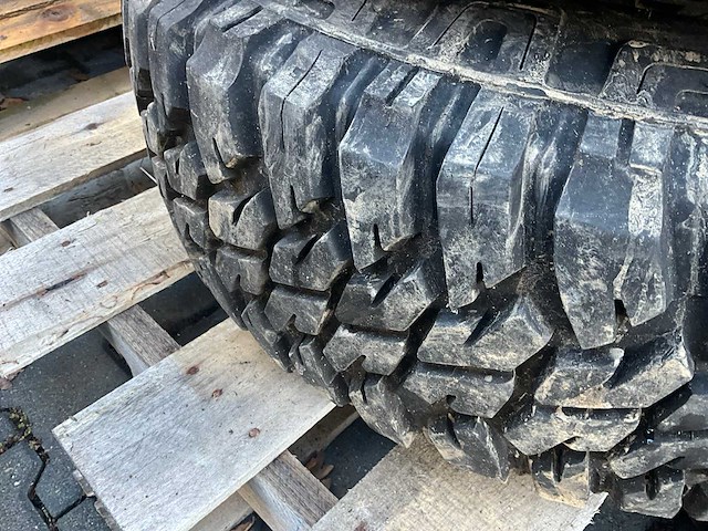 Goodyear wrangler mt hummer band (5x) - afbeelding 7 van  8