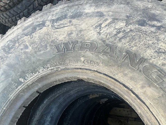 Goodyear wrangler mt hummer band (5x) - afbeelding 4 van  8