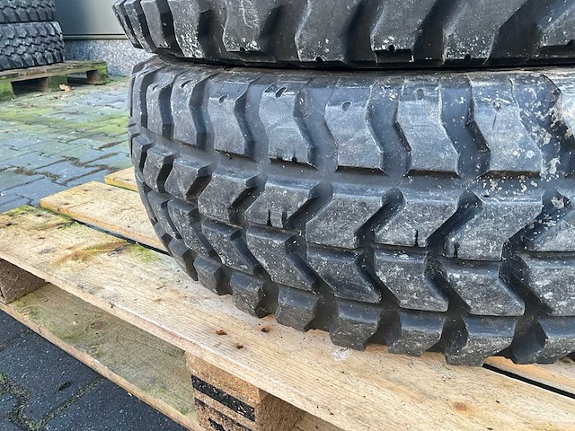 Goodyear wrangler mt hummer band (5x) - afbeelding 6 van  8
