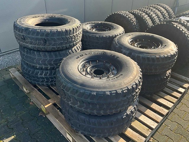 Goodyear wrangler mt hummer band (9x) - afbeelding 3 van  11