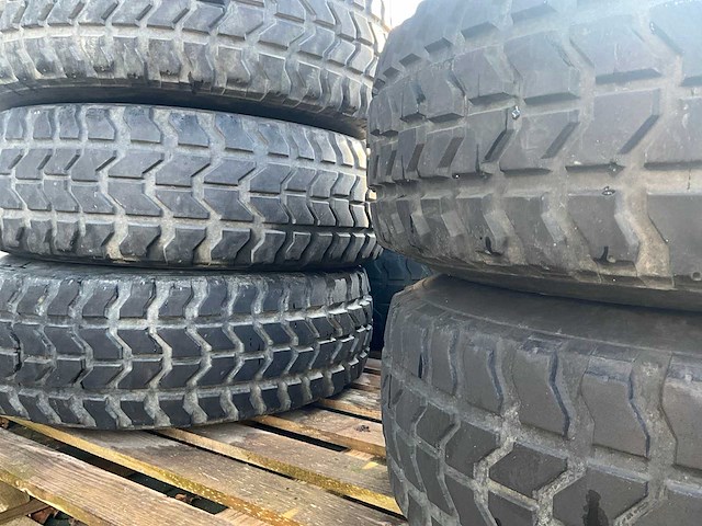 Goodyear wrangler mt hummer band (9x) - afbeelding 6 van  11