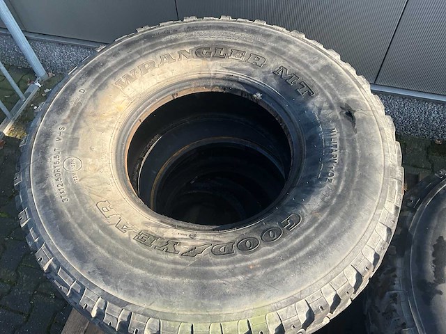 Goodyear wrangler mt hummer band (9x) - afbeelding 7 van  11