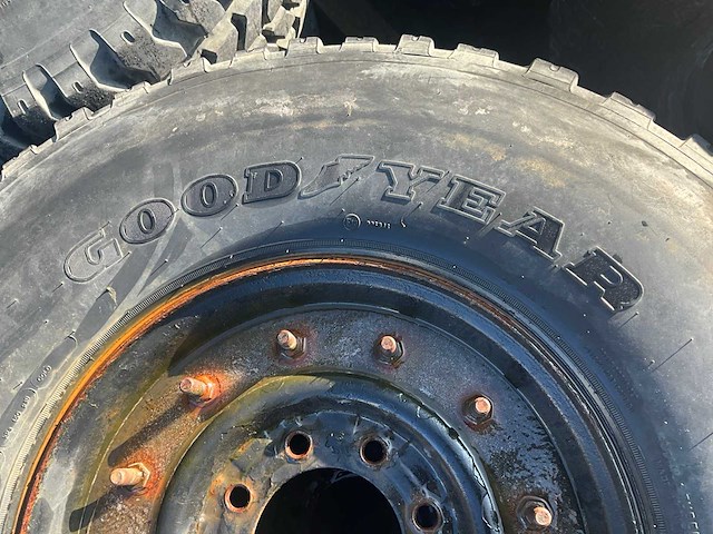 Goodyear wrangler mt hummer band (9x) - afbeelding 9 van  11