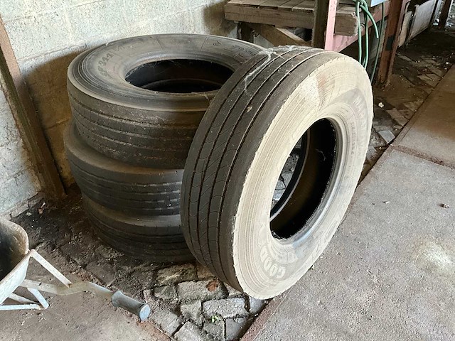 Goodyear/dunlop vrachtwagenband (4x) - afbeelding 1 van  5