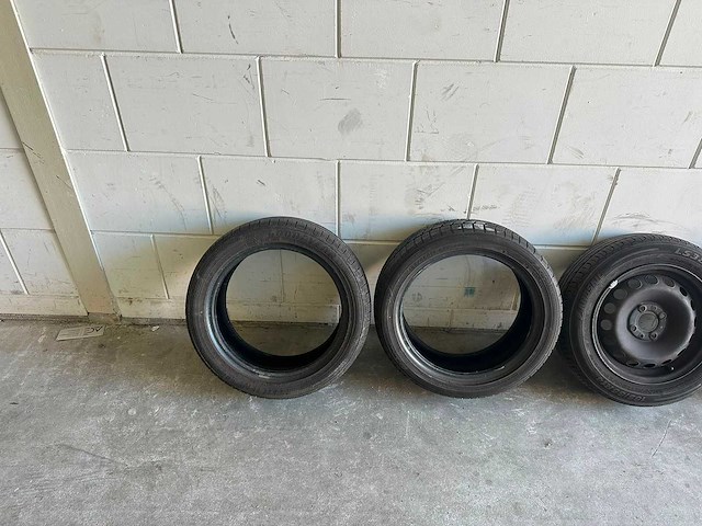 Goodyear/yokohama - mix - car tyre - afbeelding 3 van  9