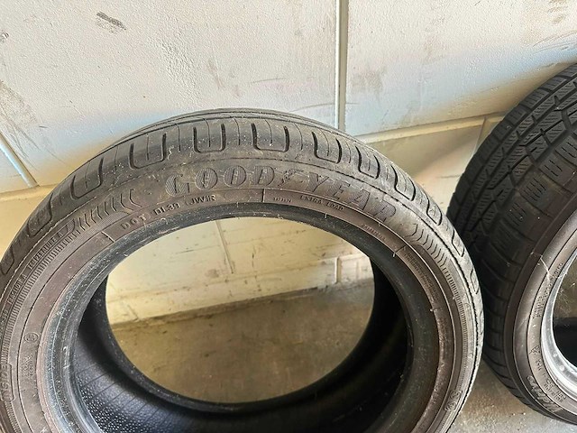 Goodyear/yokohama - mix - car tyre - afbeelding 5 van  9