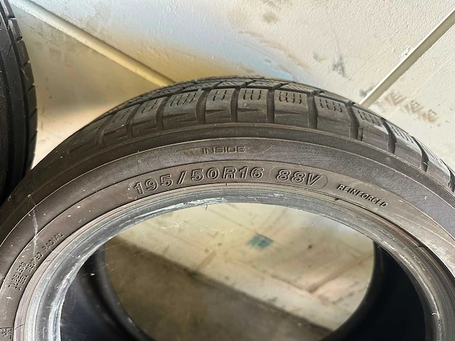 Goodyear/yokohama - mix - car tyre - afbeelding 6 van  9