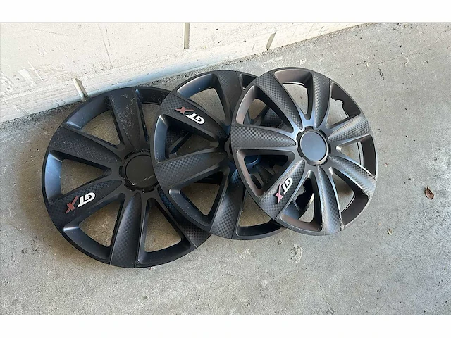 Goodyear/yokohama - mix - car tyre - afbeelding 9 van  9